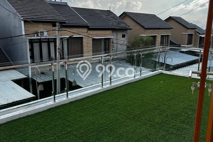 Rumah Exclusive LT 137m2m² / LB 220m2m² di Kawasan Asri , Bandung Rumah Exclusive LT 137m2m² / LB 220m2m² di Kawasan Asri , Bandung