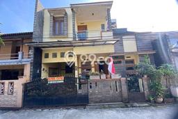Rumah Strategis dengan Luas Tanah 120m2m² dan Luas Bangunan 340m2m² di Area , Bandung Rumah Strategis dengan Luas Tanah 120m2m² dan Luas Bangunan 340m2m² di Area , Bandung