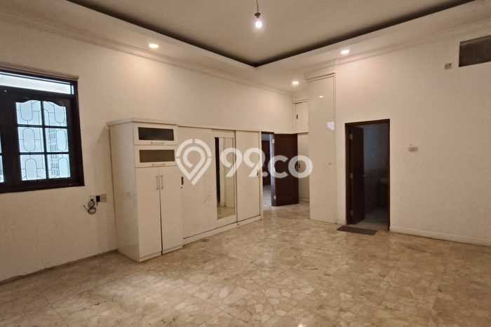 Lokasi strategis! Rumah siap huni dikontrakkan di Duren Sawit LB 375m2 Lokasi strategis! Rumah siap huni dikontrakkan di Duren Sawit LB 375m2