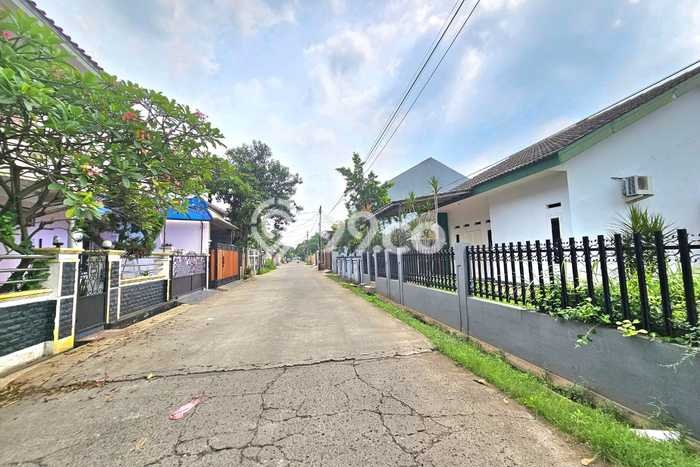 Ready to Use! Luxury House LT 880m2 Desain Elegan di Jatibening Ready to Use! Luxury House LT 880m2 Desain Elegan di Jatibening