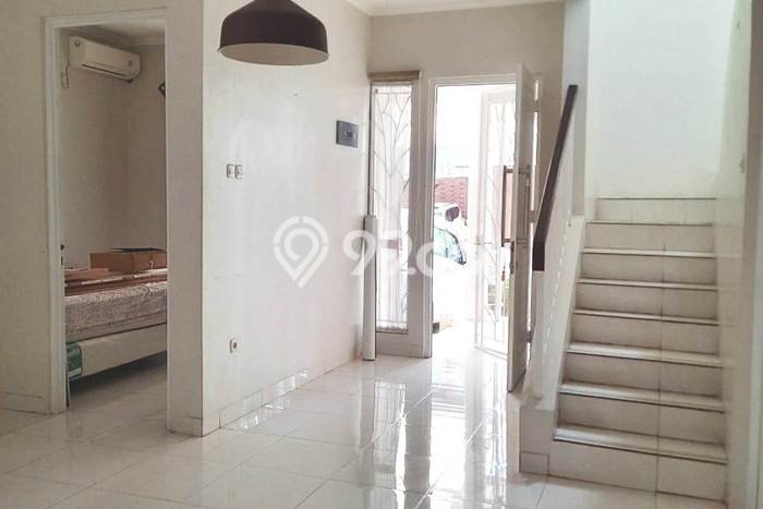 Rumah Mewah LB 135m2 Siap Huni Desain Elegan di Bintaro, Tangerang Selatan Rumah Mewah LB 135m2 Siap Huni Desain Elegan di Bintaro, Tangerang Selatan