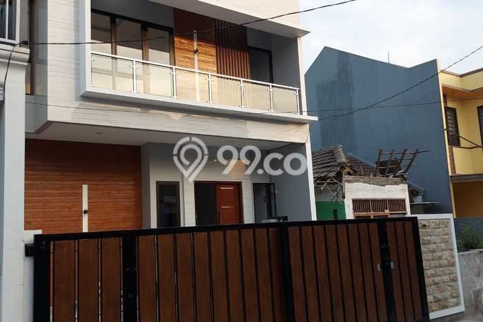 For Sale Rumah 4 Kamar Lokasi Strategis Bagus dan Strategis di Bekasi Barat For Sale Rumah 4 Kamar Lokasi Strategis Bagus dan Strategis di Bekasi Barat