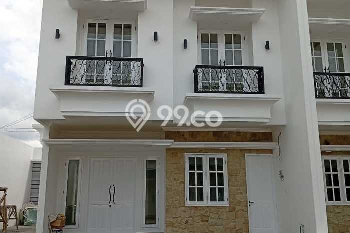 Rumah Nyaman 5 KT LB 210m2 Kondisi Bagus di Pondok Bambu Rumah Nyaman 5 KT LB 210m2 Kondisi Bagus di Pondok Bambu