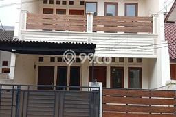 Dijual Rumah Eksklusif 4 KT di Pondok Kelapa, Jakarta Timur Dijual Rumah Eksklusif 4 KT di Pondok Kelapa, Jakarta Timur