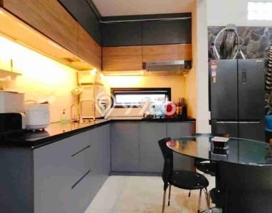 Rumah Elit LB 250m2 Siap Pakai Desain Elegan di Bambu Apus, Jakarta Timur Rumah Elit LB 250m2 Siap Pakai Desain Elegan di Bambu Apus, Jakarta Timur
