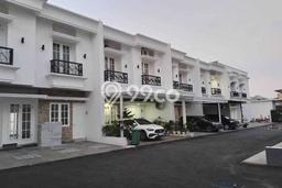 Rumah Nyaman 5 KT LB 210m2 Kondisi Bagus di Pondok Bambu Rumah Nyaman 5 KT LB 210m2 Kondisi Bagus di Pondok Bambu