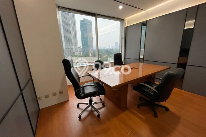 Disewakan Kantor di Kawasan Ramai Sudirman Luas 300m2 Disewakan Kantor di Kawasan Ramai Sudirman Luas 300m2