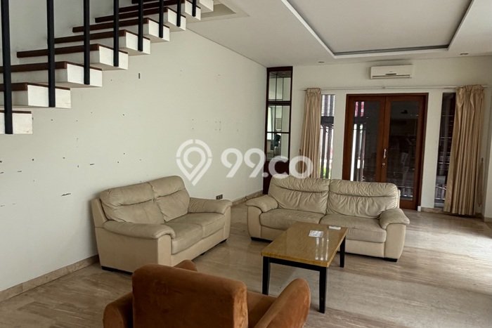 Rumah sewa siap pakai 3 Kamar Tidur di Kemang, Jakarta Selatan Rumah sewa siap pakai 3 Kamar Tidur di Kemang, Jakarta Selatan