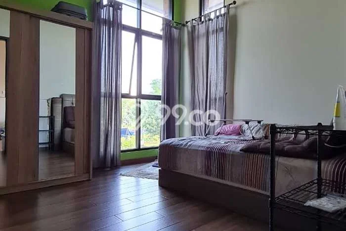 Rumah Mewah LB 250m2 Siap Huni Desain Elegan di Grand Wisata, Bekasi Rumah Mewah LB 250m2 Siap Huni Desain Elegan di Grand Wisata, Bekasi