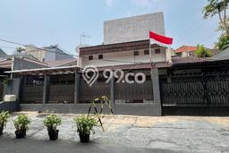 Rumah Luxury Modern Siap Huni di Senopati Jakarta Selatan Rumah Luxury Modern Siap Huni di Senopati Jakarta Selatan