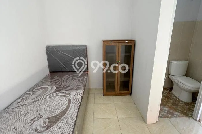 Dijual Kost Strategis di Banjarsari, Surakarta 8 KT, 8 KM, Luas Bangunan 100m2 Dijual Kost Strategis di Banjarsari, Surakarta 8 KT, 8 KM, Luas Bangunan 100m2