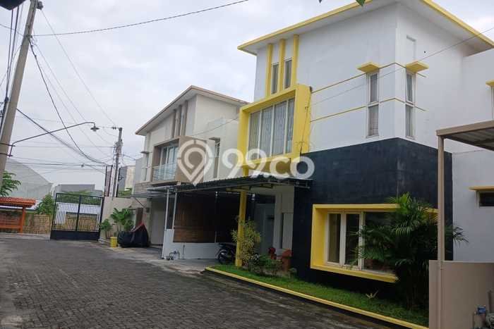 Rumah Luas Asri 3 KT Siap Pakai di Klodran Karanganyar Rumah Luas Asri 3 KT Siap Pakai di Klodran Karanganyar
