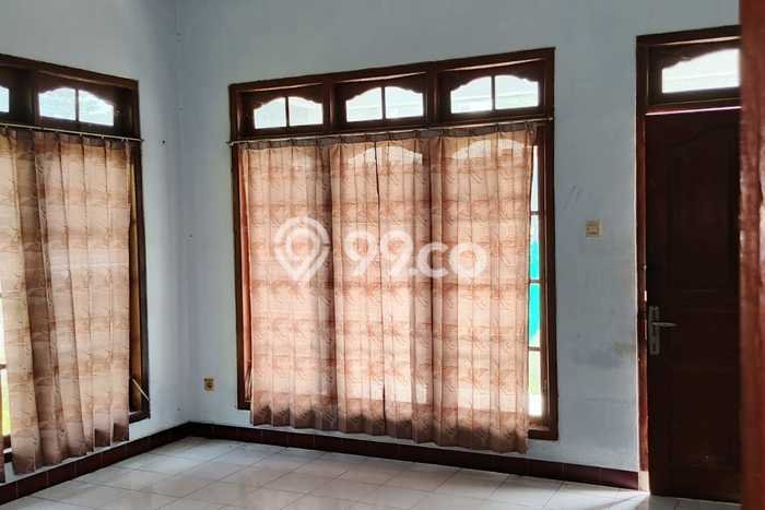 Dijual Cepat Rumah Favorit Siap Huni LB 200m2 di Karanganyar, Solo Dijual Cepat Rumah Favorit Siap Huni LB 200m2 di Karanganyar, Solo