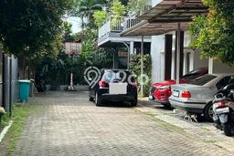 Rumah Modern 2 KT di Bintaro Jakarta Selatan Semi Furnished Rumah Modern 2 KT di Bintaro Jakarta Selatan Semi Furnished