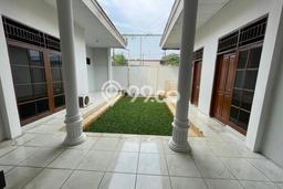 Ready to Use! Luxury House LT 500m2 Desain Modern di Rawamangun Ready to Use! Luxury House LT 500m2 Desain Modern di Rawamangun