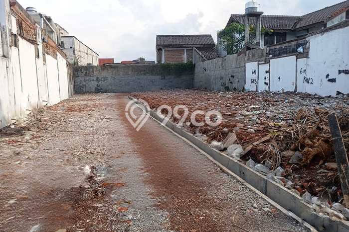 Tanah Dijual Lokasi Strategis di Jakarta Selatan dengan Luas 60m2 Tanah Dijual Lokasi Strategis di Jakarta Selatan dengan Luas 60m2