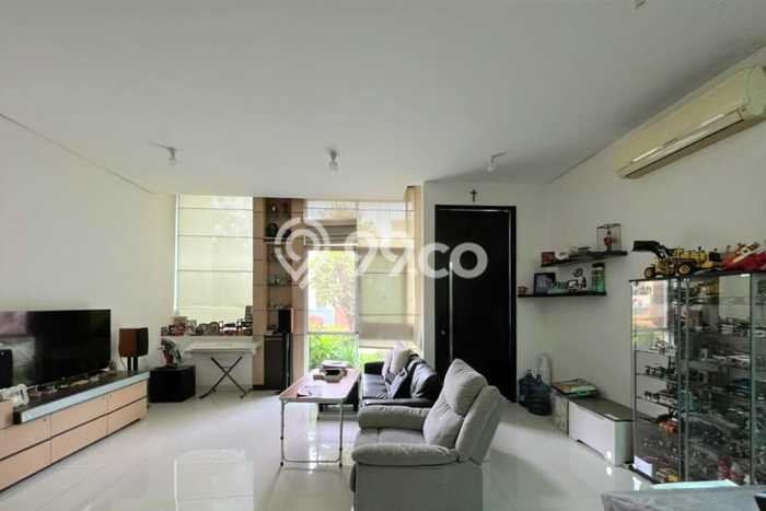 Dijual Rumah Luas Megah Dengan View Cantik di Tomang, Jakarta Barat Dijual Rumah Luas Megah Dengan View Cantik di Tomang, Jakarta Barat