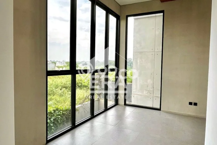For Sale! Luxury House LT 205m2 Desain Elegan di Cibubur For Sale! Luxury House LT 205m2 Desain Elegan di Cibubur
