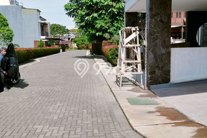 Disewakan! Rumah 3 Kamar Tidur &
2 Kamar Mandi di Bandung Barat, Bandung Disewakan! Rumah 3 Kamar Tidur &
2 Kamar Mandi di Bandung Barat, Bandung