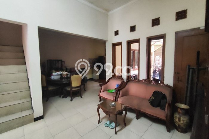 Rumah Siap Huni lokasi Batununggal, Bandung, LT 200m2m² LB 180m2m² Rumah Siap Huni lokasi Batununggal, Bandung, LT 200m2m² LB 180m2m²