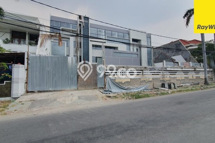 Ruko Disewakan di , Luas 306m2m², Lokasi Premium Ruko Disewakan di , Luas 306m2m², Lokasi Premium