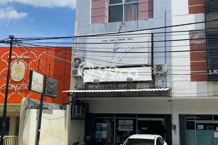 Ruko Dijual Lokasi Emas di Kebayoran Baru Luas 236m2 Ruko Dijual Lokasi Emas di Kebayoran Baru Luas 236m2