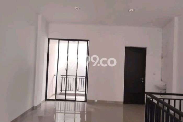 For Rent Ruko Premium Kawasan Green Lake City, Luas 150m², Lokasi Berkembang For Rent Ruko Premium Kawasan Green Lake City, Luas 150m², Lokasi Berkembang