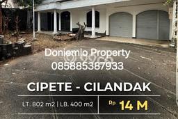 Rumah Mewah LB 400m2 Siap Huni Desain Elegan di Cipete, Jakarta Selatan Rumah Mewah LB 400m2 Siap Huni Desain Elegan di Cipete, Jakarta Selatan