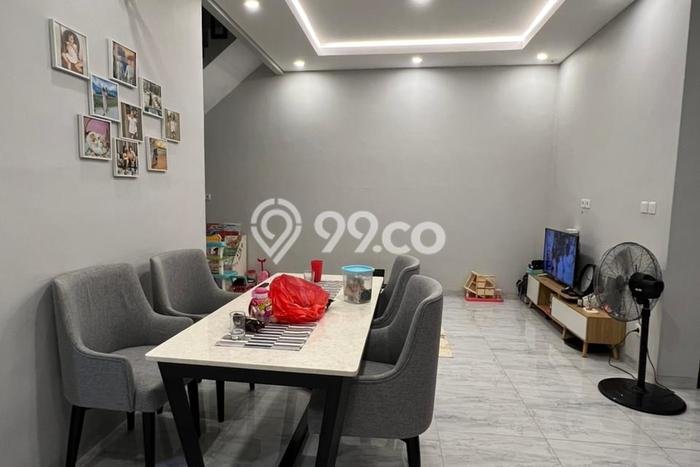 Dijual Hunian Rumah Terawat 4 Kamar di Narogong, Bekasi Dijual Hunian Rumah Terawat 4 Kamar di Narogong, Bekasi