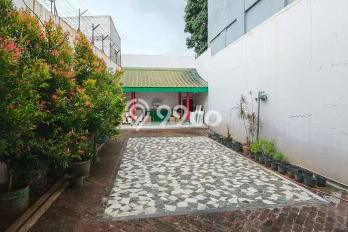 Hunian Mewah Siap Huni LT 300m2 di Kebon Jeruk, Jakarta Barat Hunian Mewah Siap Huni LT 300m2 di Kebon Jeruk, Jakarta Barat