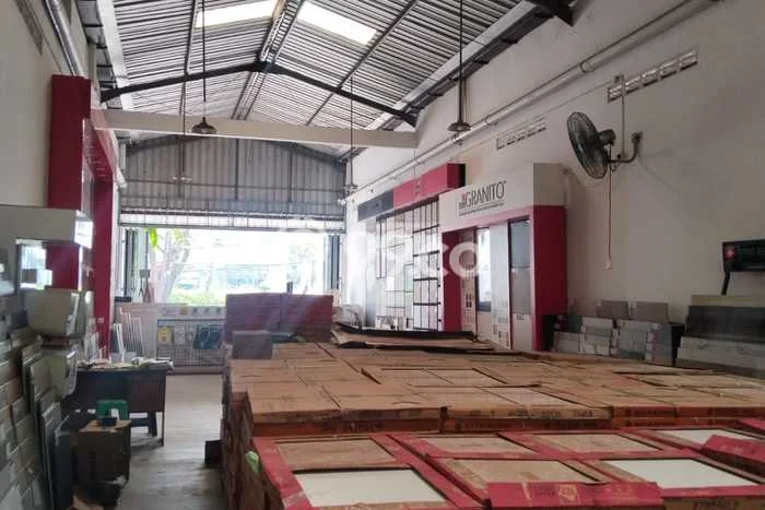 Gudang Bagus Dijual LB 168m2 Lokasi Strategis Semarang Area Cocok untuk Berbisnis Gudang Bagus Dijual LB 168m2 Lokasi Strategis Semarang Area Cocok untuk Berbisnis