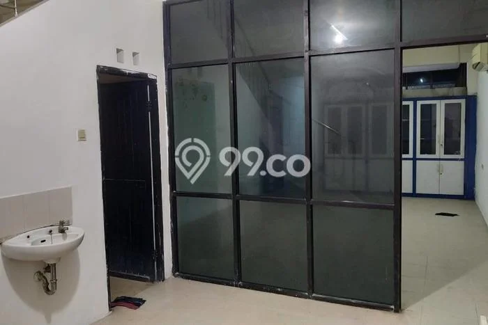 Ruko Dijual di Surabaya LT 86m2 & LB 250m2 Lokasi Terbaik! Ruko Dijual di Surabaya LT 86m2 & LB 250m2 Lokasi Terbaik!