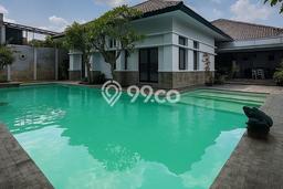 Rumah Elit LB 800m2 Siap Pakai Desain Elegan di Cibubur, Depok Rumah Elit LB 800m2 Siap Pakai Desain Elegan di Cibubur, Depok
