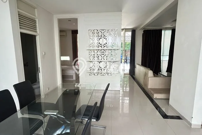 PREMIUM CHOICE! Rumah kawasan Pakuwon City, 3 KM, Area Strategis, LT 162m2m² Bangunan 200m2m² PREMIUM CHOICE! Rumah kawasan Pakuwon City, 3 KM, Area Strategis, LT 162m2m² Bangunan 200m2m²