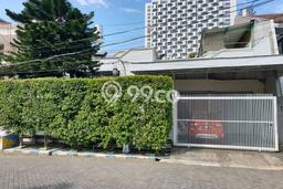 Ready to Use! Luxury House LT 360m2 Desain Elegan di Manyar Ready to Use! Luxury House LT 360m2 Desain Elegan di Manyar