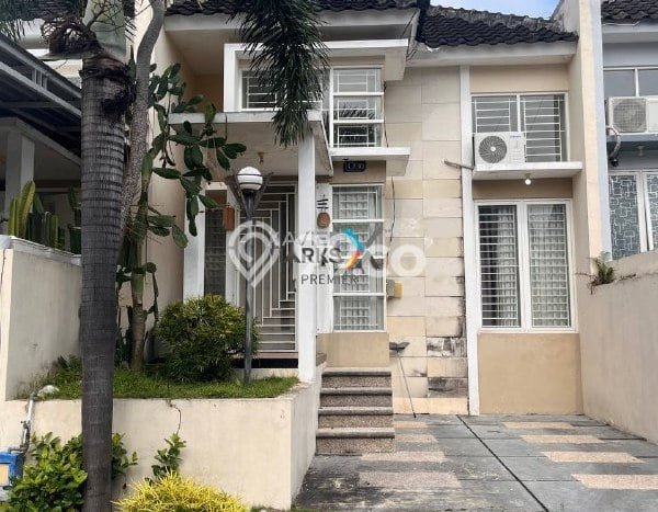 Rumah Premium kawasan Karangploso, 3 KT, Lingkungan Nyaman, Luas 135m2m² Bangunan 72m2m² Rumah Premium kawasan Karangploso, 3 KT, Lingkungan Nyaman, Luas 135m2m² Bangunan 72m2m²