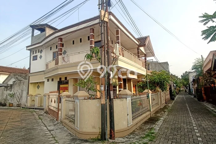 Rumah Bagus di , Malang, Luas Tanah 184m2m², LB 160m2m² Rumah Bagus di , Malang, Luas Tanah 184m2m², LB 160m2m²