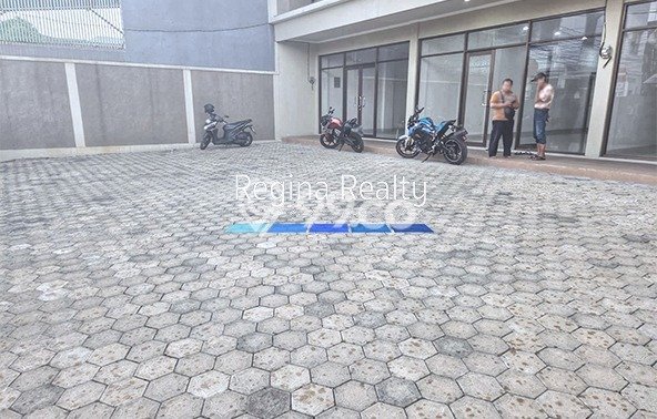 Unit Ruko Dijual di Jatinegara Jakarta Timur Luas Tanah 375m2, Luas Bangunan 900m2 Unit Ruko Dijual di Jatinegara Jakarta Timur Luas Tanah 375m2, Luas Bangunan 900m2