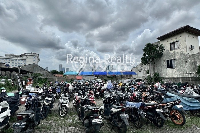LOKASI STRATEGIS! Tanah Kawasan Mampang, Luas 5781m², Kawasan Potensial, Cocok untuk Hunian LOKASI STRATEGIS! Tanah Kawasan Mampang, Luas 5781m², Kawasan Potensial, Cocok untuk Hunian