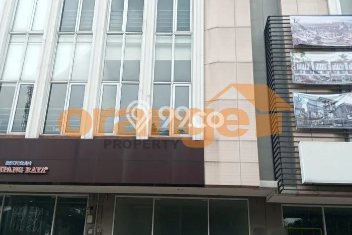 LOKASI STRATEGIS! Ruko Disewakan Kawasan Kota Wisata, Luas 234m2m², Lokasi Niaga LOKASI STRATEGIS! Ruko Disewakan Kawasan Kota Wisata, Luas 234m2m², Lokasi Niaga