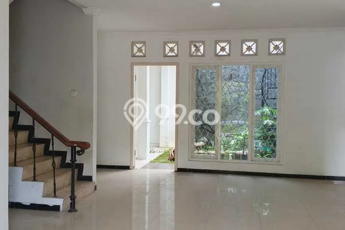 Lokasi strategis! Rumah siap pakai dikontrakkan di Tapos LB 250m2 Lokasi strategis! Rumah siap pakai dikontrakkan di Tapos LB 250m2