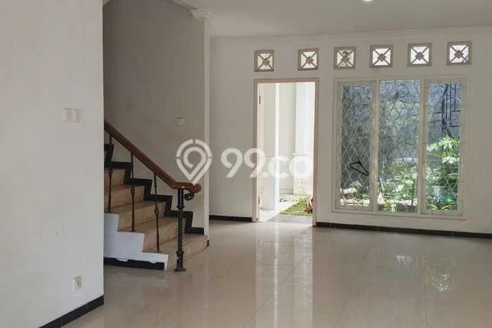 Lokasi strategis! Rumah siap pakai dikontrakkan di Tapos LB 250m2 Lokasi strategis! Rumah siap pakai dikontrakkan di Tapos LB 250m2