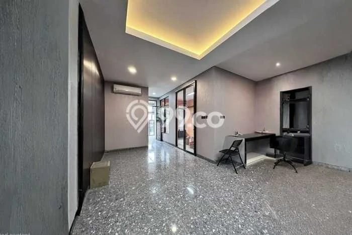 Rumah Bagus Siap Huni Di Tebet Luas 320m2 Lokasi Strategis Rumah Bagus Siap Huni Di Tebet Luas 320m2 Lokasi Strategis
