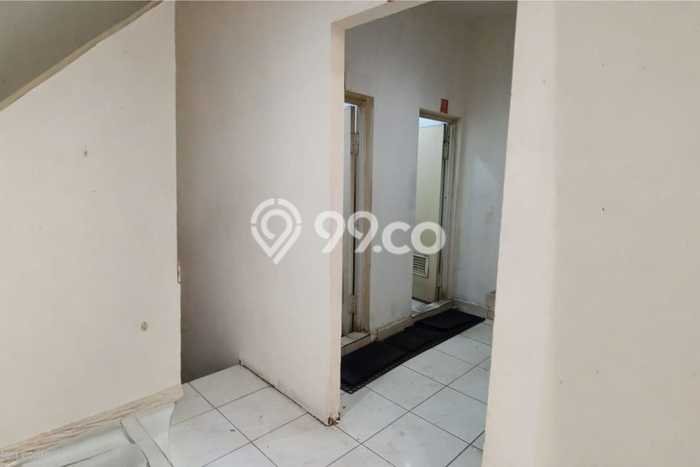 Ruko Disewa di Tebet, Jakarta Selatan, LT 99m2 / LB 243m2 Ruko Disewa di Tebet, Jakarta Selatan, LT 99m2 / LB 243m2