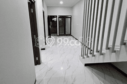 Dijual Hunian Rumah Terawat 4 KT di Taman Kopo Indah, Bandung Dijual Hunian Rumah Terawat 4 KT di Taman Kopo Indah, Bandung