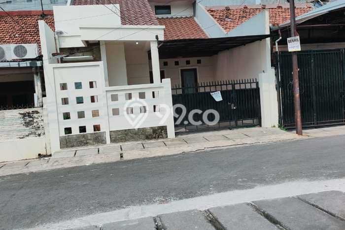 Rumah Elit LB 140m2 Siap Huni Desain Elegan di Pejompongan, Jakarta Pusat Rumah Elit LB 140m2 Siap Huni Desain Elegan di Pejompongan, Jakarta Pusat