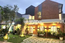 Ready to Use! Luxury House LT 252m2 Desain Modern di BSD The Green Ready to Use! Luxury House LT 252m2 Desain Modern di BSD The Green