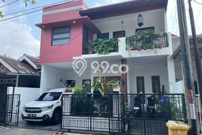 Jual Rumah Modern 5 KT di BSD Nusaloka, Tangerang Jual Rumah Modern 5 KT di BSD Nusaloka, Tangerang