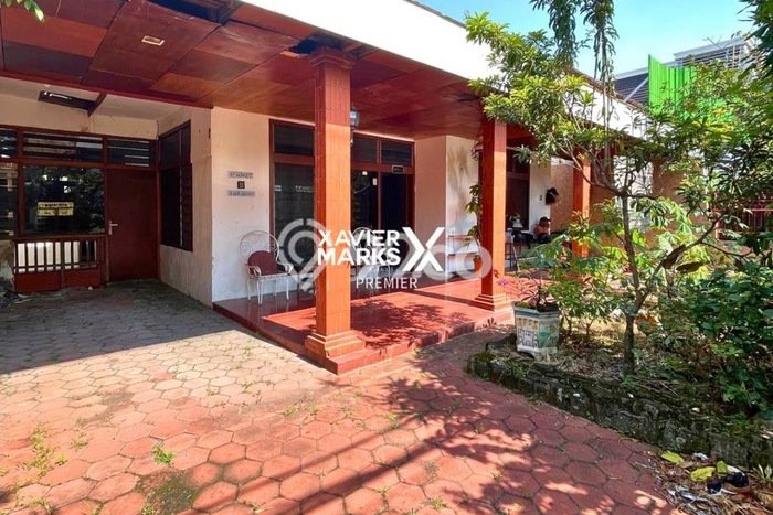 Hunian Elit LB 300m2 Siap Pakai Desain Elegan di Malang Kota, Malang Hunian Elit LB 300m2 Siap Pakai Desain Elegan di Malang Kota, Malang