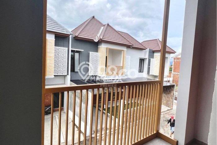 Kost Dijual di Tunggulwulung dengan 7 KT dan Luas 130m2 Kost Dijual di Tunggulwulung dengan 7 KT dan Luas 130m2